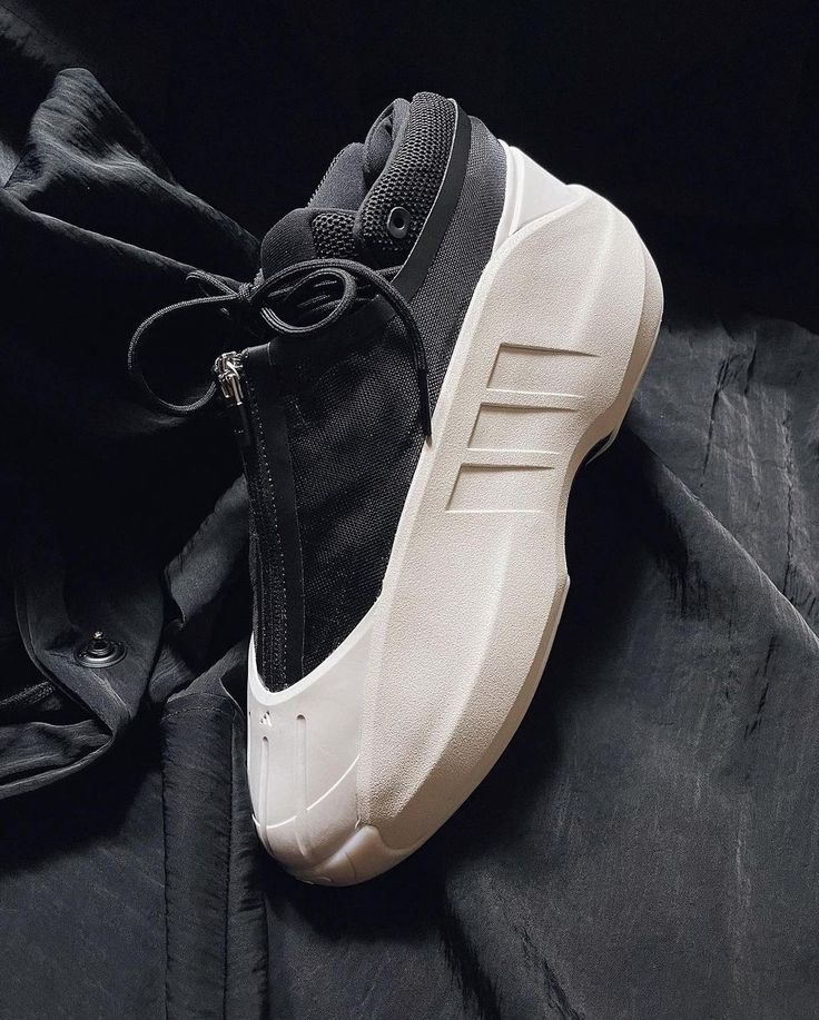 FuturEdge MonoTech Sneakers – Black & Off-White - Image 3